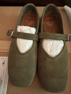 Ulanka Still ballet flats in Olive Green suede - size 6.5